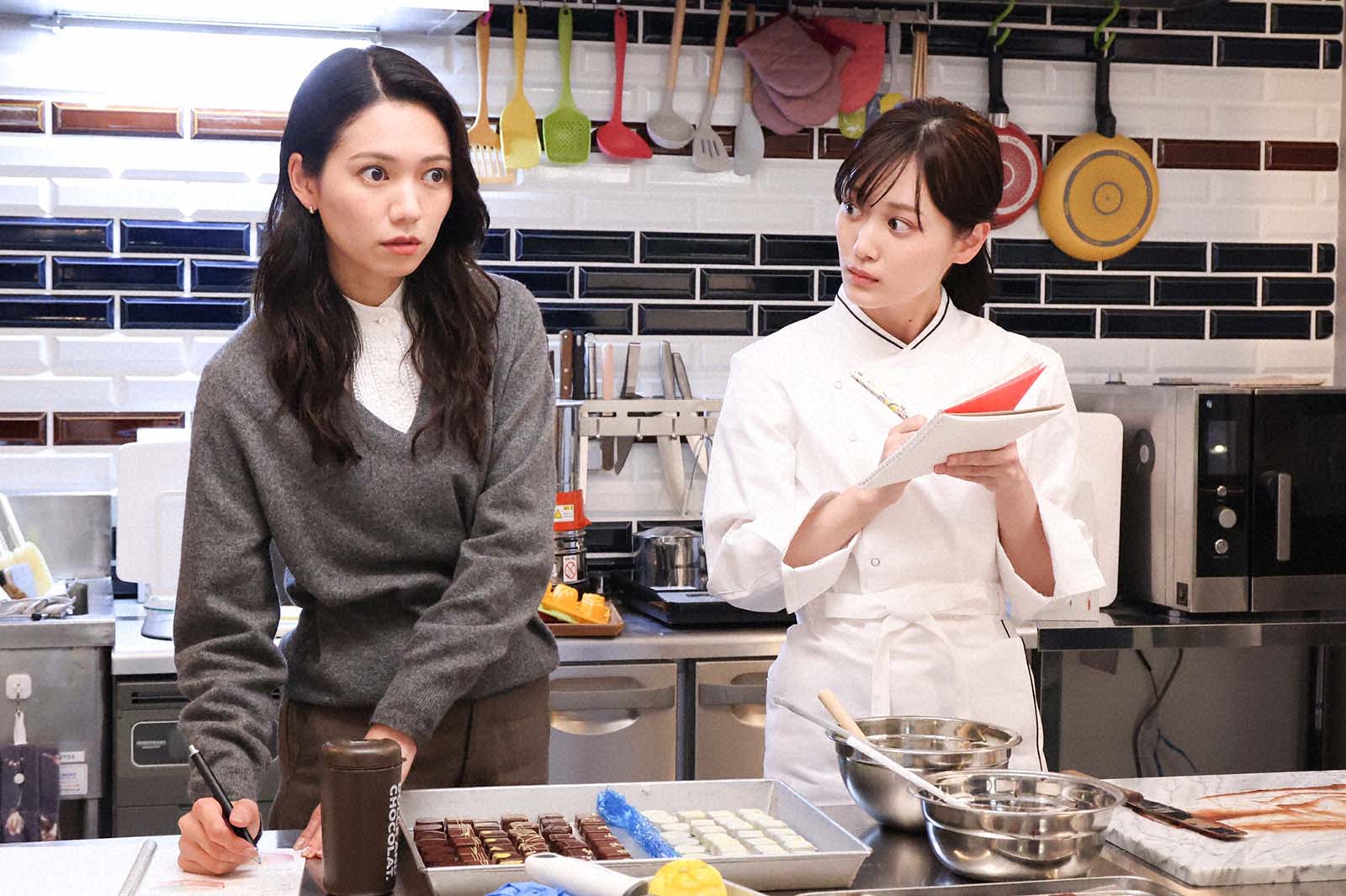 二階堂ふみ、山下美月「Eye Love You」第2話より（C）TBS／撮影：高橋裕子