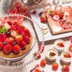 恋するフラワープリンセスのストロベリーホリックデザートブッフェ/画像提供:ベストブライダル