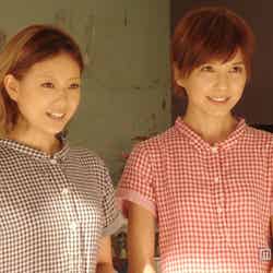 （左から）伊藤千晃、宇野実彩子／イトーヨーカドー新CM「Cool Style『真夏にぐっすり』篇」メイキングカットより