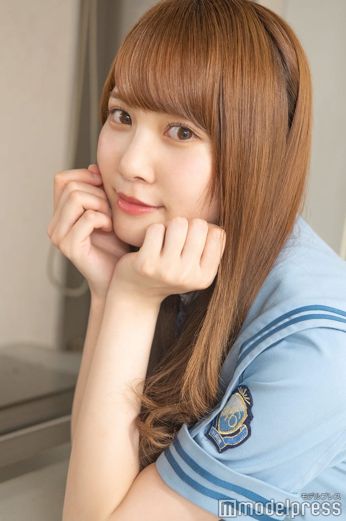 加藤史帆、齊藤京子(C)モデルプレス