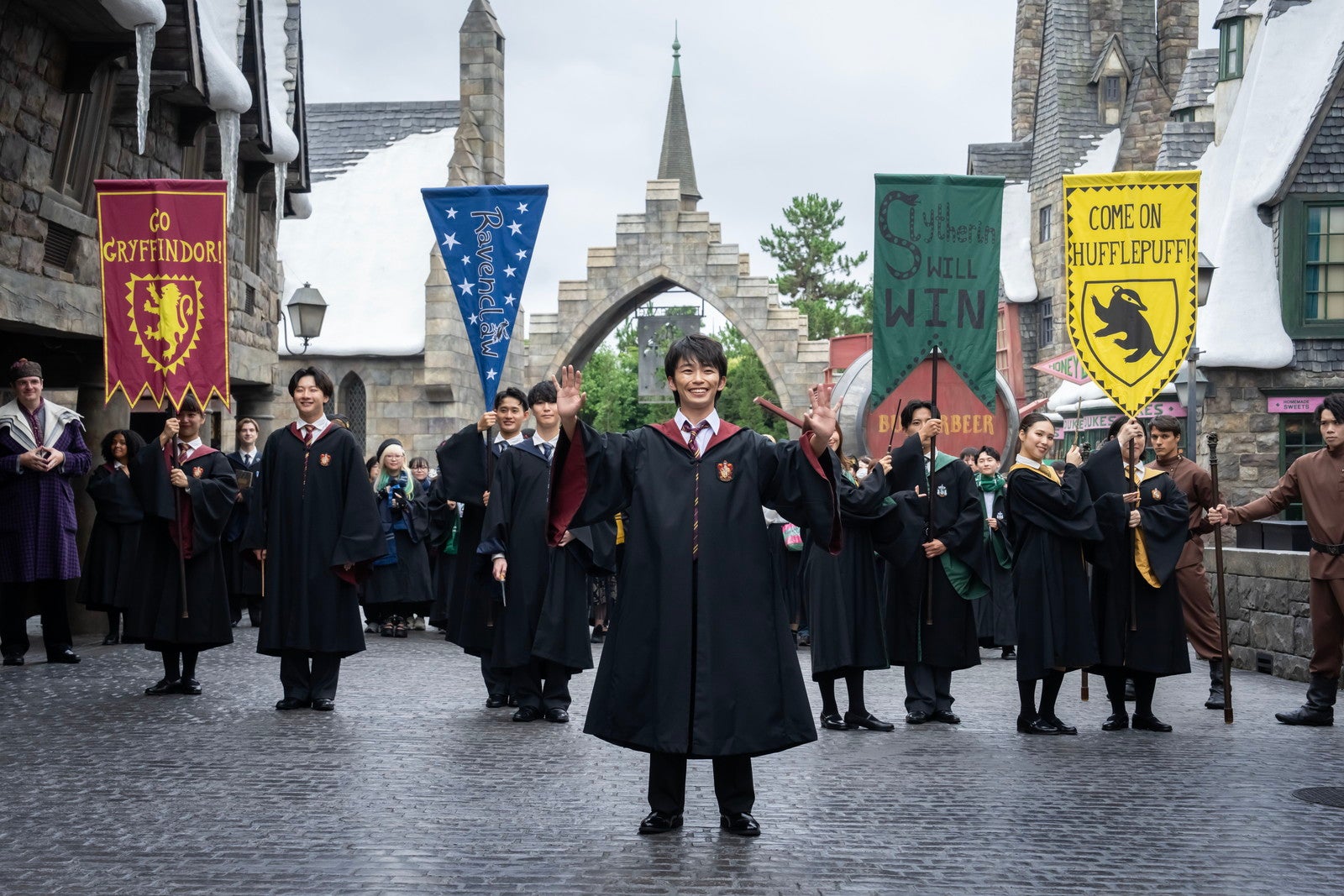 加藤清史郎、USJ“ハリポタ”エリア10周年グリーティングに登場　10年前と同じ空間に「心が動かされぱなっし」