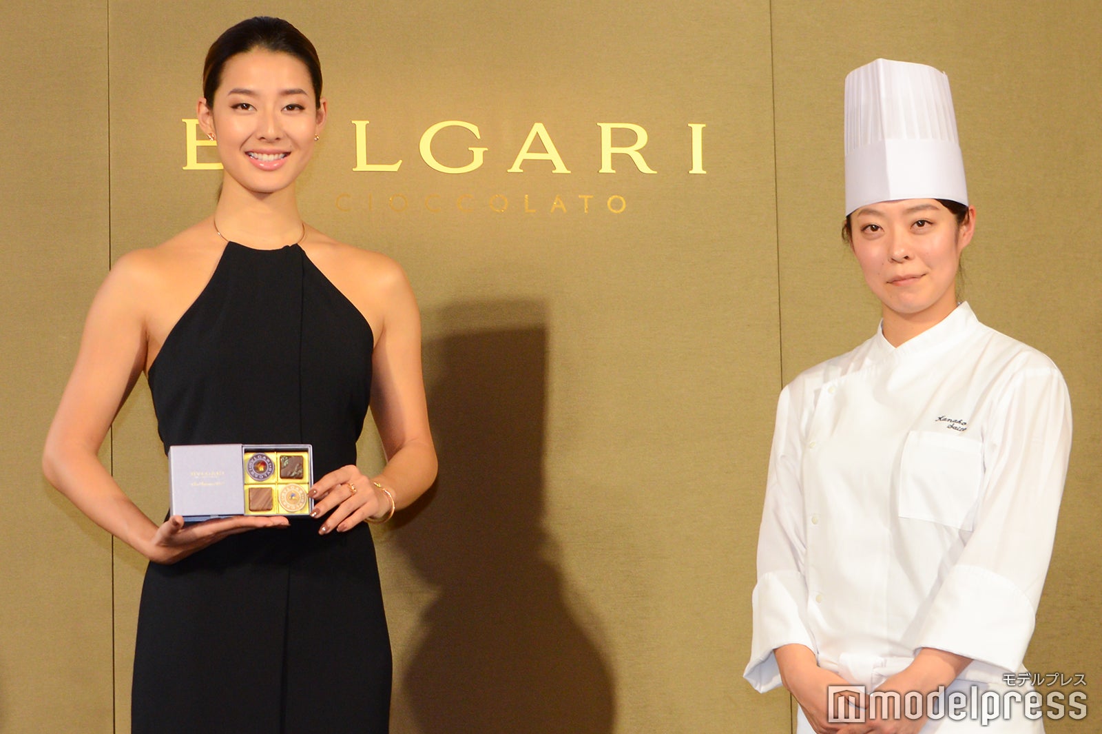 (左から)すみれ、齊藤香南子氏（C）モデルプレス