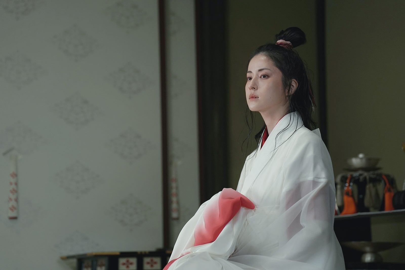 松本若菜（C） 2016 垣根涼介／新潮社（C）2025「室町無頼」製作委員会