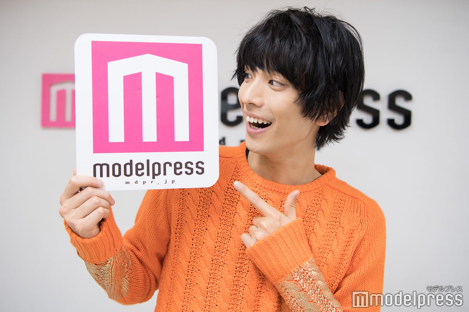モデルプレスのインタビューに応じた黒羽麻璃央（C）モデルプレス