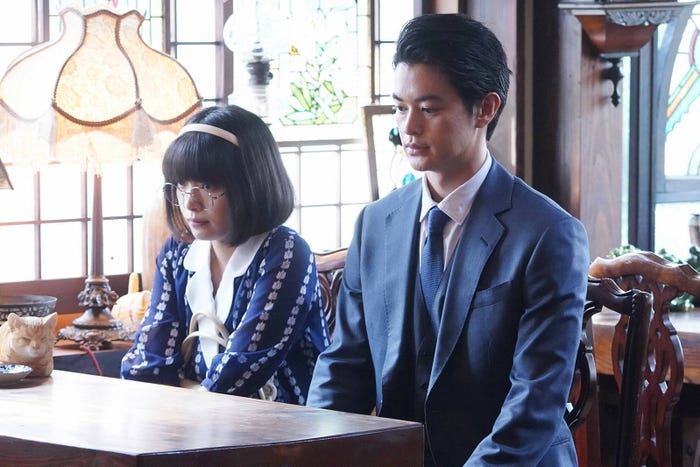 岸井ゆきの、瀬戸康史(C)フジテレビ