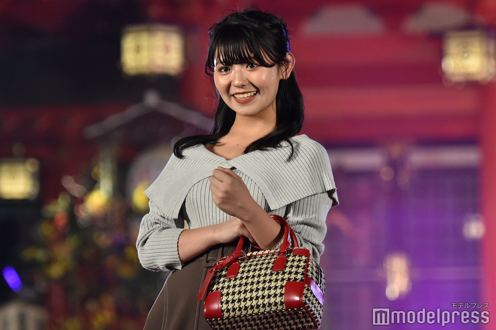 峯吉愛梨沙（C）モデルプレス