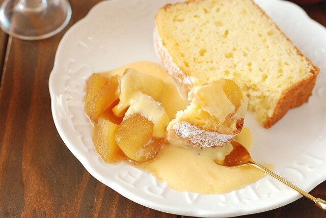 アングレーズソース キャラメルアップル アップルケーキ 出来上がり アングレーズソース キャラメルアップル アップルケーキ 出来上がり