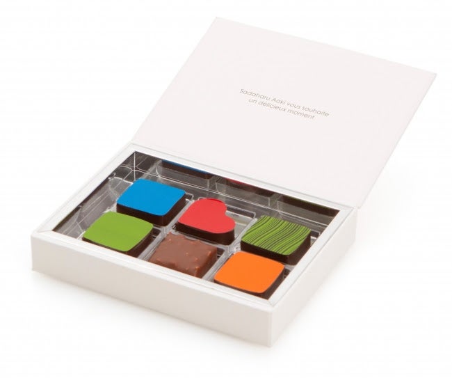 AOKI 2017（6個入り）：3348円（税込）／画像提供：パティスリー・サダハル・アオキ・パリ 広報事務局