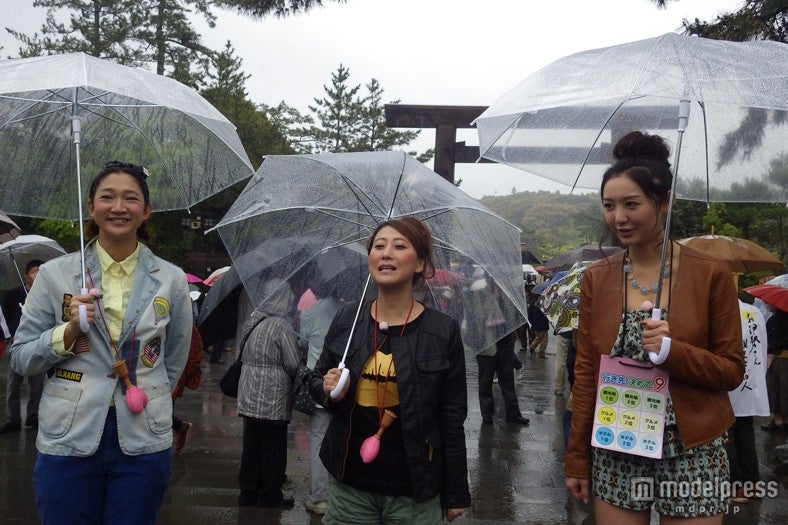 伊勢神宮でゲームに挑む（C）CBC