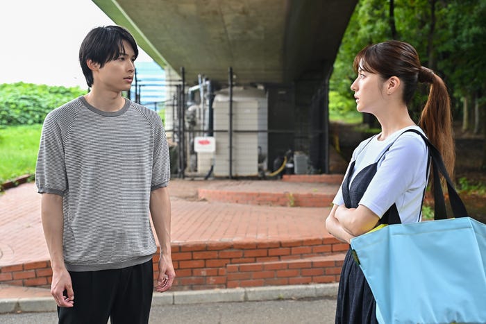 松村北斗、松本若菜「西園寺さんは家事をしない」第10話より(C)TBS