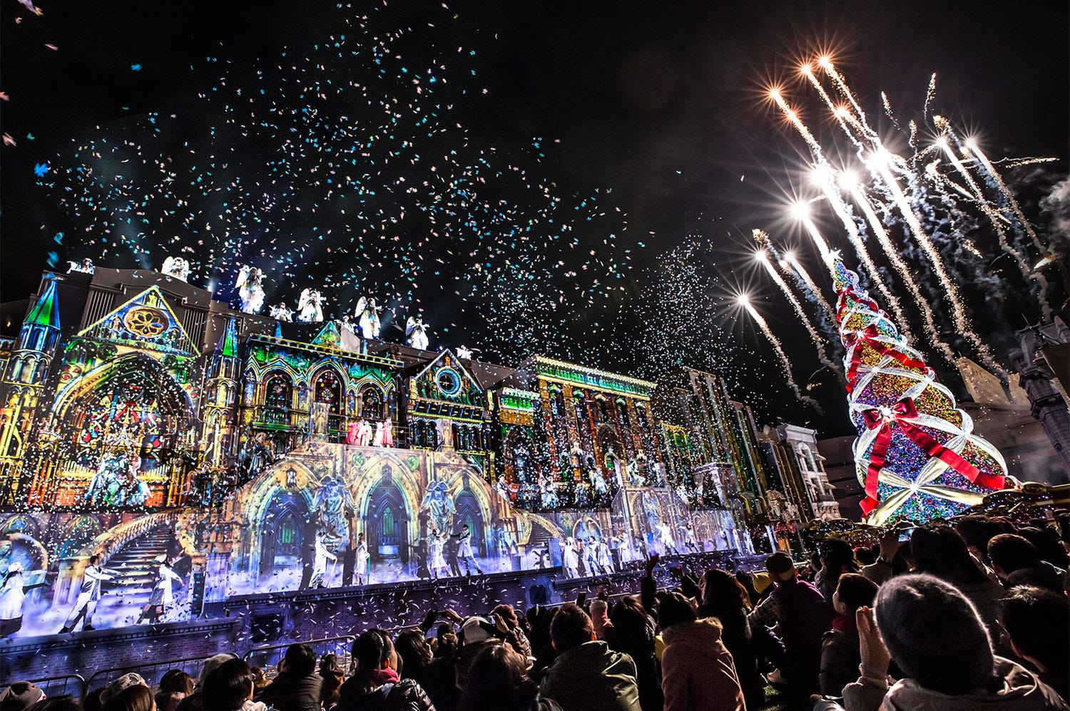 USJ「ユニバーサル・ワンダー・クリスマス」開幕!今冬見納めのツリーが初点灯