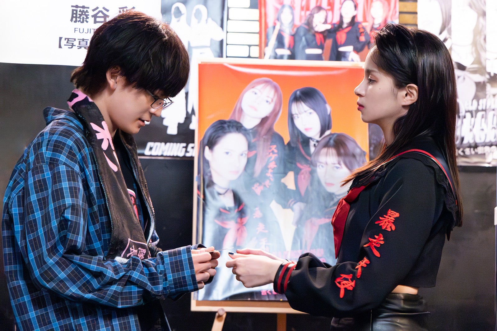 高橋文哉、関水渚「伝説の頭 翔」第2話より（C）テレビ朝日