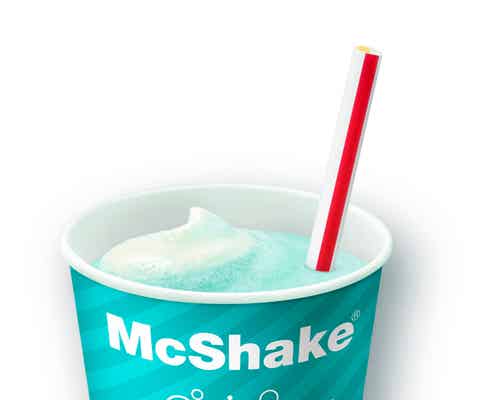 マクドナルド×森永製菓がコラボ、“6年ぶり復活”ラムネシェイク&新作ミルクキャラメルパイも