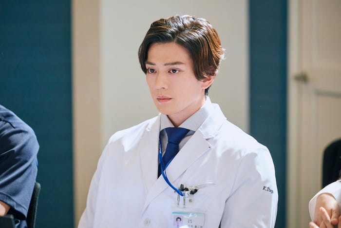 新田真剣佑「19番目のカルテ」最終話(C)TBSスパークル/TBS(撮影:加藤春日)