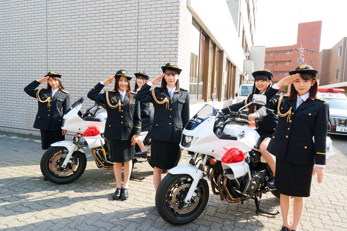 (左手前から)辻野かなみ、坂井仁香、小泉遥香、吉川ひより(左奥から)菅田愛貴、杏ジュリア/超ときめき宣伝部(提供写真)