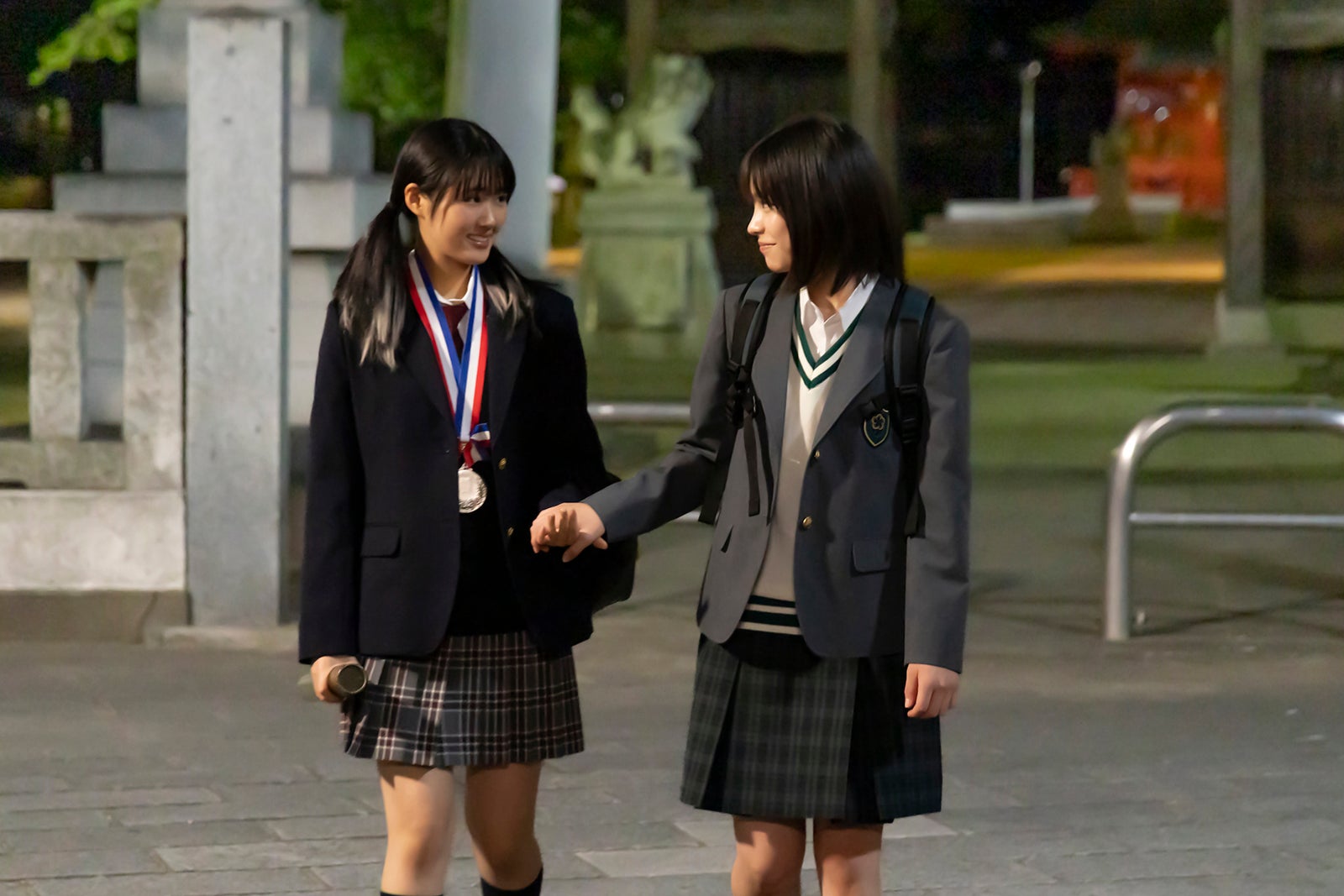 原菜乃華、當真あみ「ちはやふる−めぐり−」最終話（C）日本テレビ