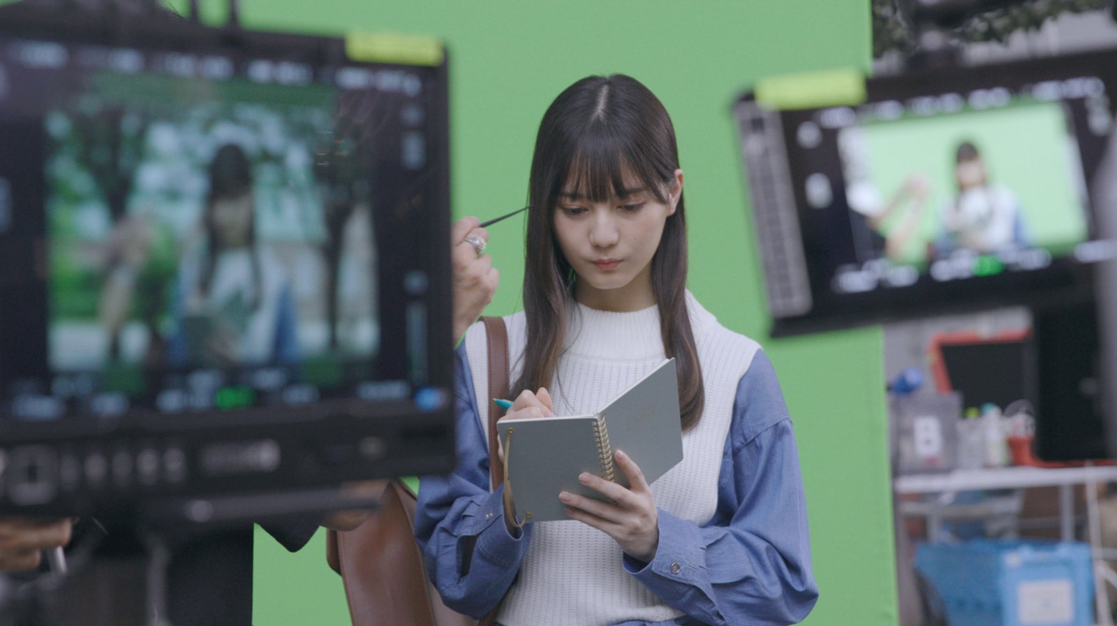 小坂菜緒／CMメイキングカット（提供写真）