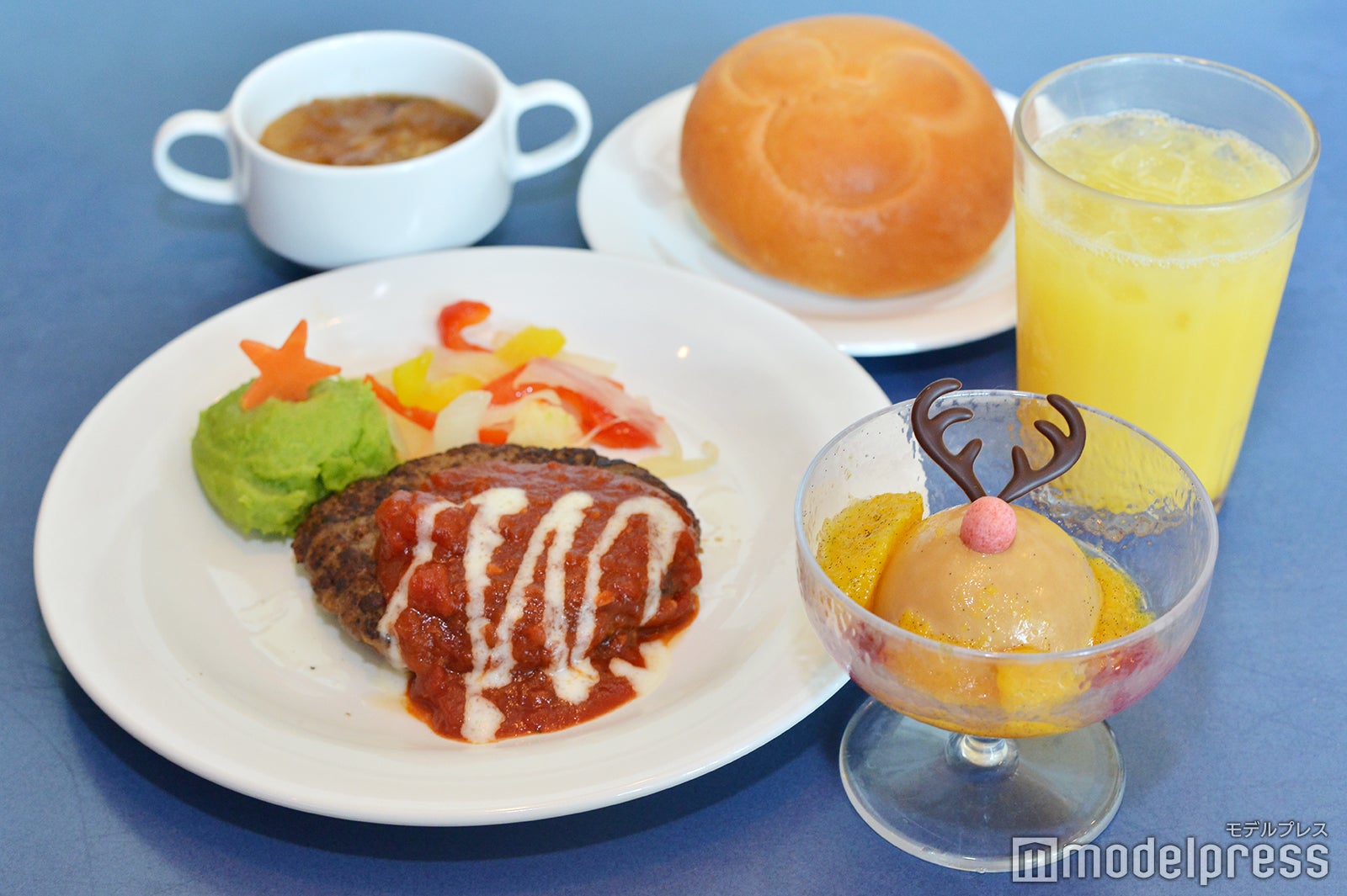 “セレクトファイブ”セットの一例（¥2080）（C）モデルプレス（C）Disney