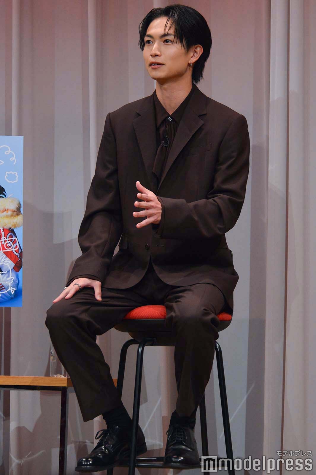 森のカンチョーに怯えていた綱啓永（C）モデルプレス