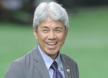 元巨人のイケメンスター選手 57歳オシャレな私服写真が反響 「相変わらずスタイルいい」「ふとした仕草も素敵です」