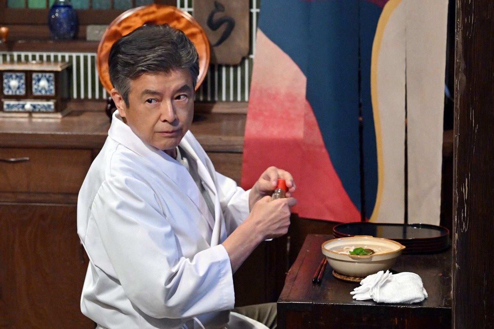 三浦友和「クロサギ」第6話より（C）TBS