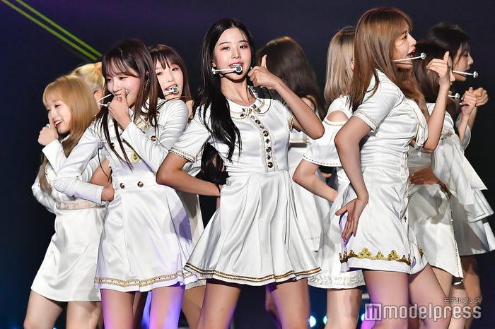 IZ*ONE (C)モデルプレス