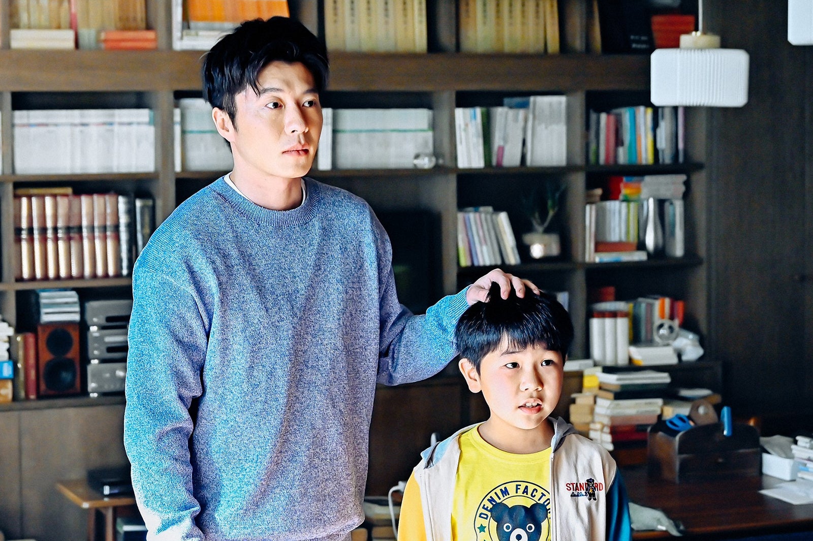 田中圭、鈴木楽／「持続可能な恋ですか？～父と娘の結婚行進曲～」第3話より（C）TBS