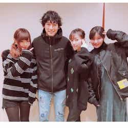 モデルプレス - ディーン・フジオカ「各界から炎上きそう」島崎遥香&E-girls鷲尾伶菜らとのショット公開