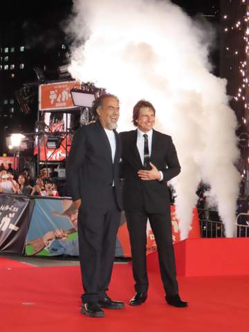トム・クルーズ 予定大幅オーバー3時間半のファンサ！「美しい日本の文化と芸術、美学、本当に素晴らしい」神対応に次ぐ神対応