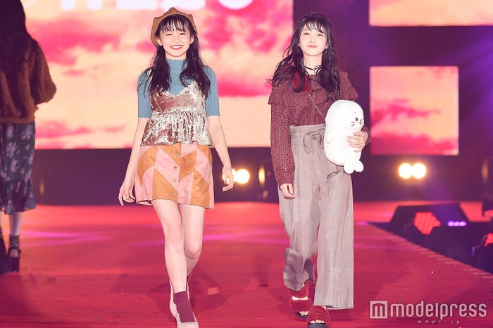 久間田琳加、久保史緒里 (C)モデルプレス