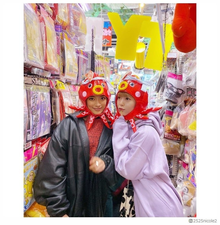 藤田ニコル＆ローラが“タコさん”　レアショットに「可愛すぎる」の声