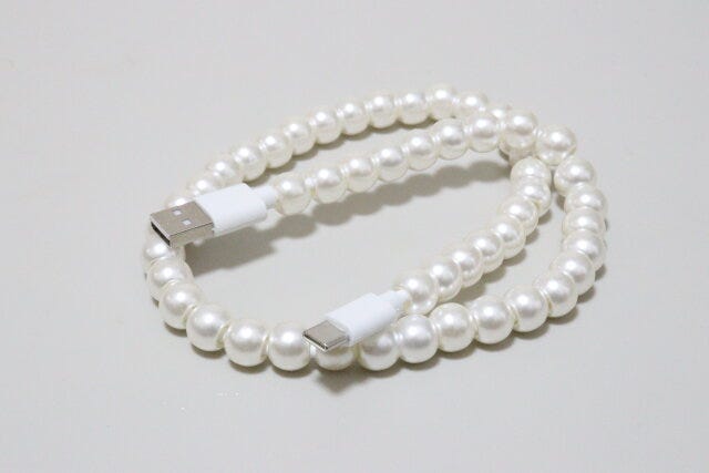 ダイソー パール調充電・転送ケーブル(AーC、5V/2A) ダイソー パール調充電・転送ケーブル(AーC、5V/2A)