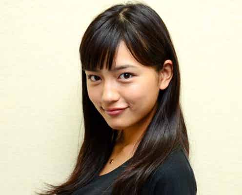 川口春奈、EXILE・AKIRAとの共演秘話&スタイルキープ法・美肌の秘訣を語る モデルプレスインタビュー