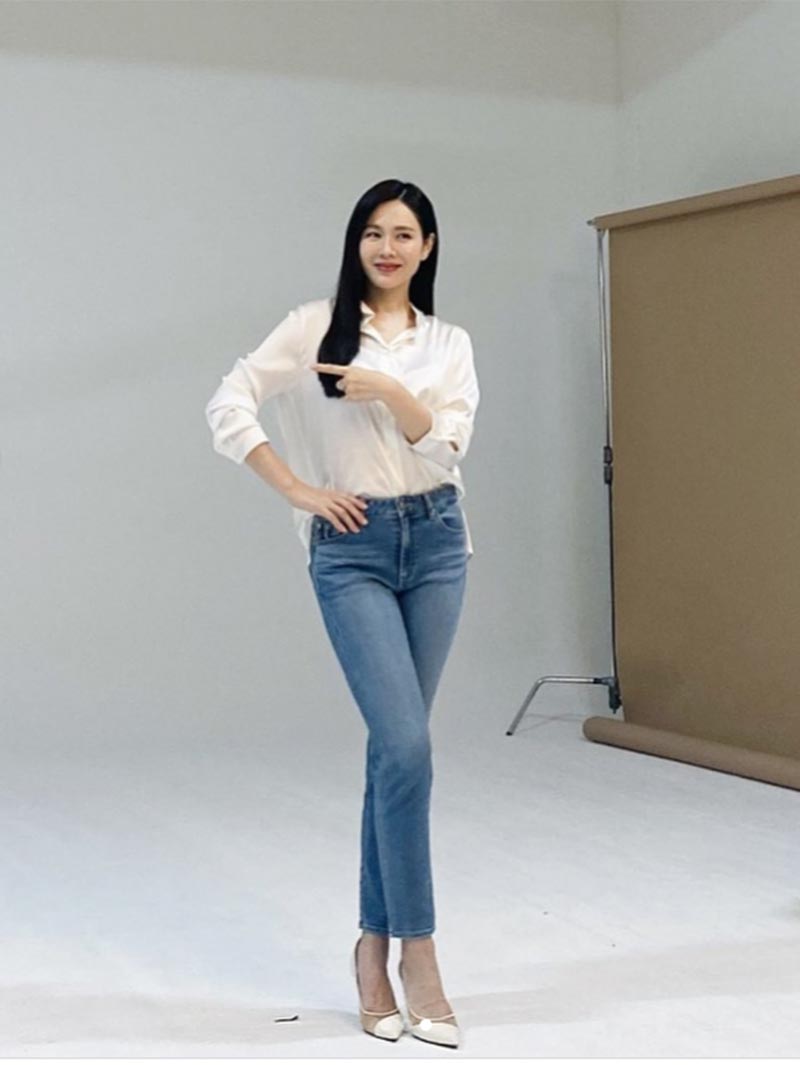 ソン・イェジン、出産後初仕事 変わらぬ抜群スタイルに驚きの声「美しすぎる」