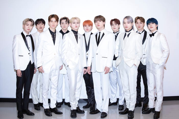 JO1(C)LAPONE ENTERTAINMENT