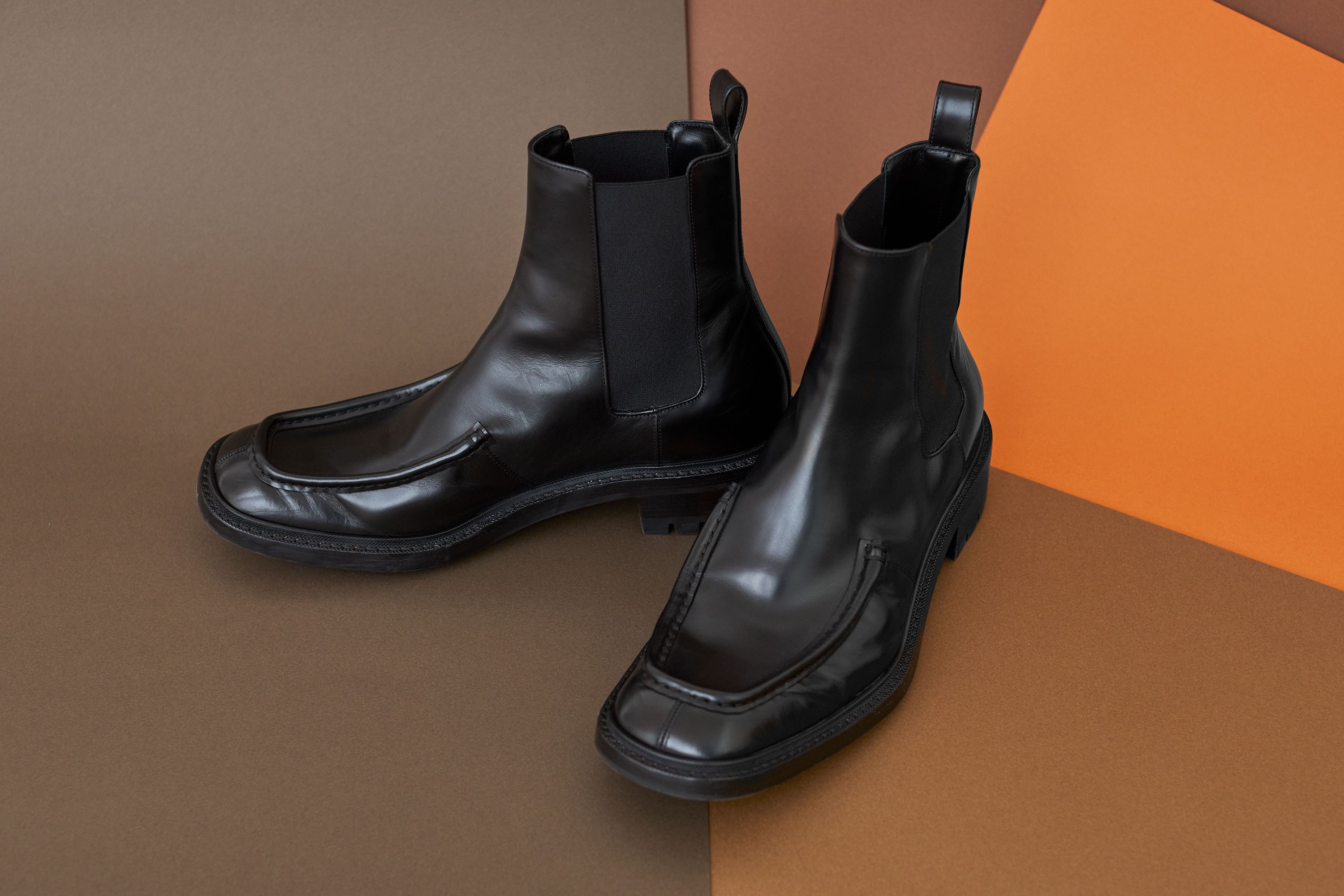 研ぎ澄まされた大人の色気を醸すサンローラン──冬の決定打、ブーツ＆レザーシューズ選び