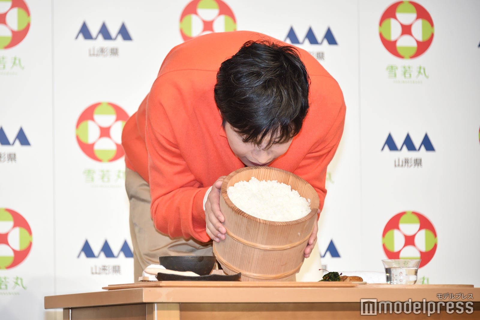 新米を近くで感じたい田中圭（C）モデルプレス