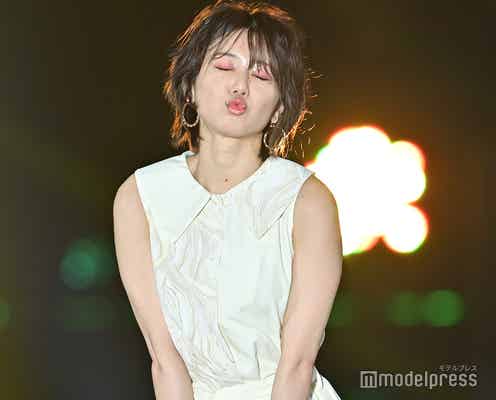 AKB48大西桃香、美脚&全力キス顔に胸キュン<GirlsAward 2022 S/S>