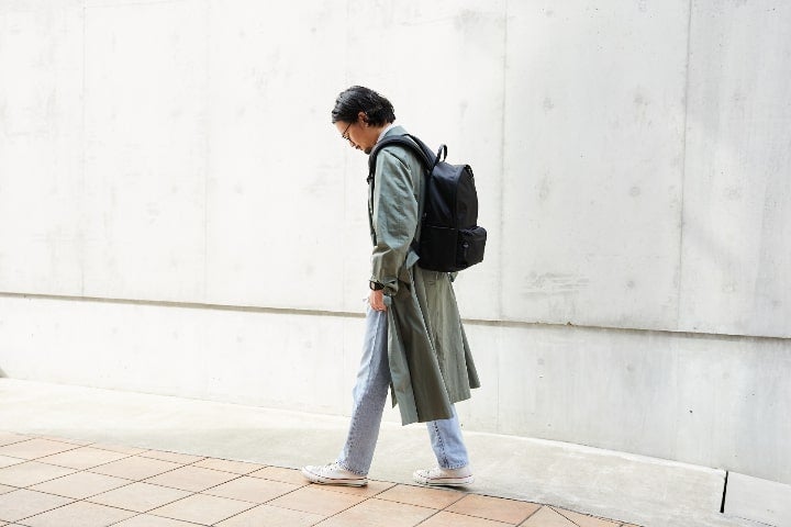 荷物が多い人必見 肩も腰も痛くならないリュックは 高反発クッションが快適な使い心地を実現 モデルプレス