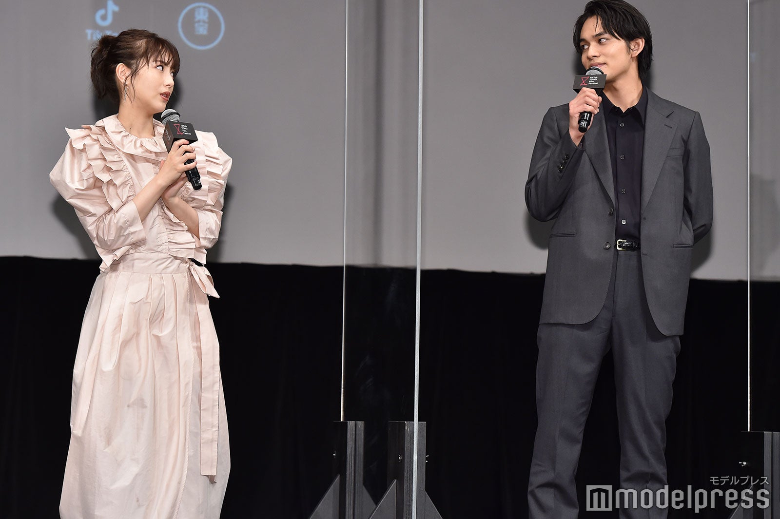 浜辺美波、北村匠海 （C）モデルプレス