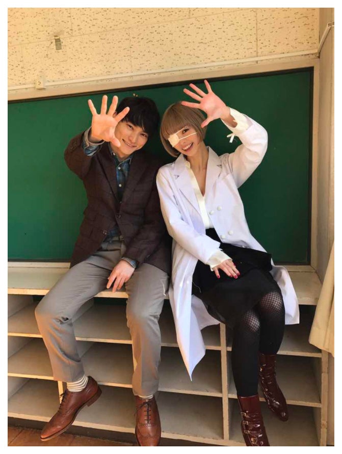 最上もが「恥を捨てました」誘惑エロ教師の裏側　SKY-HIとの2ショットも