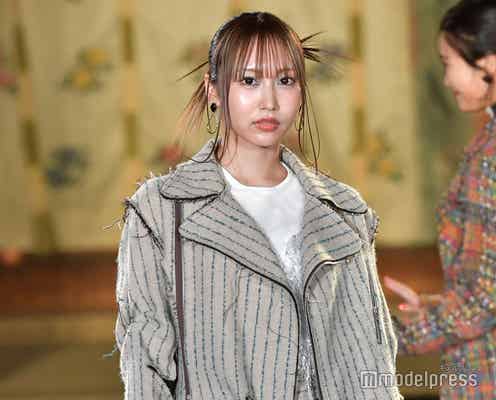 SKE48野村実代、秋っぽロングジャケット着こなし 地元・愛知でウォーキング<BISHU COLLECTION>