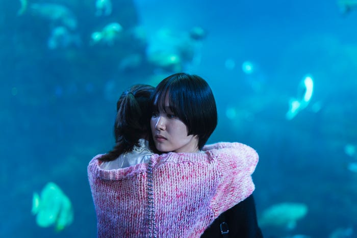 工藤美桜、尾碕真花「コールミー・バイ・ノーネーム」最終話(C)MBS
