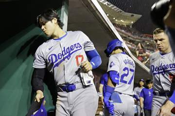 ドジャースが痛恨 今季初のサヨナラ負け 大谷翔平が代打準備も出番なく 九回にスコットがサヨナラ弾浴びる