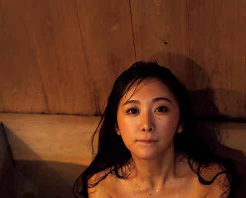 「ドール系美女」真島なおみ、不倫旅行テーマに“史上最高SEXY”ショット披露