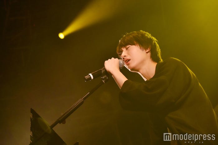 情感あふれるバラード曲も(C)モデルプレス