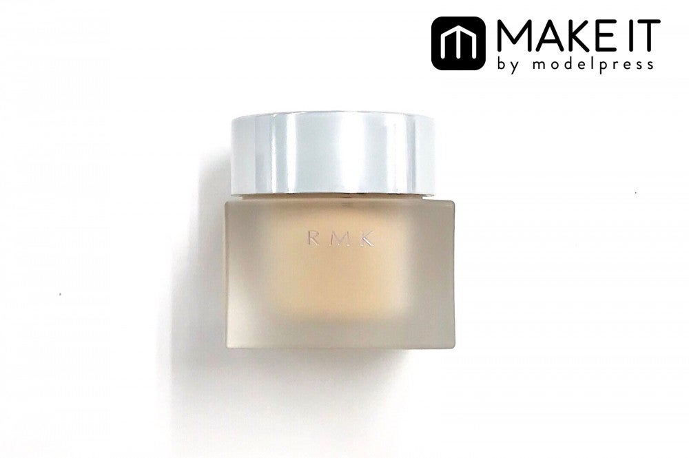 RMK／クリーミィファンデーション EX／SPF21 PA＋＋／全7色／各5,500円（税抜）※104のみSPF21 PA＋＋＋ (C)メイクイット