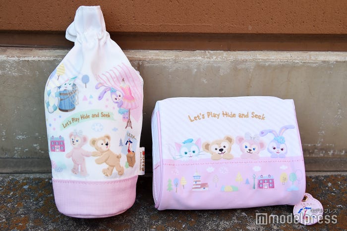 ペンケース(¥1,800)、ポーチ(¥2,600)(C)モデルプレス(C)Disney