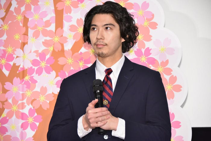 賀来賢人(C)モデルプレス