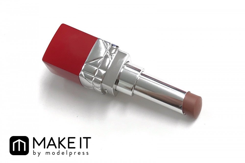 Dior／ルージュ ディオール ウルトラ ルージュ／823 ウルトラ アンビシャス／4,200円（税抜） (C)メイクイット